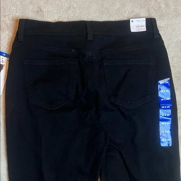 Gloria Vanderbilt Women's Black Straight Leg Jeans sz 10 x 29” - Picture 9 of 12